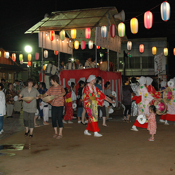 Onsen Summer Festival (Bon Festival dance)